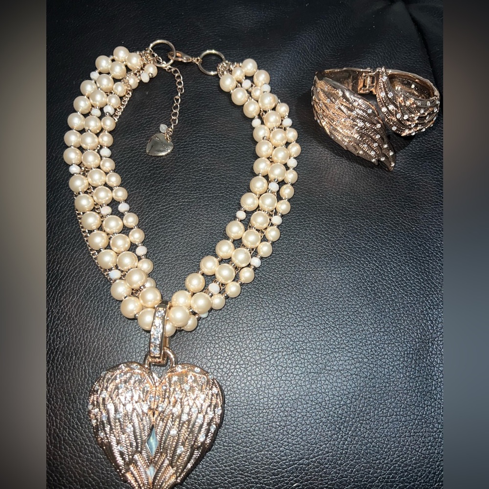BETSEY JOHNSON ROSE GOLD WING AND PEARLS NECKLACE AND BRACELET SET~ NWOT
